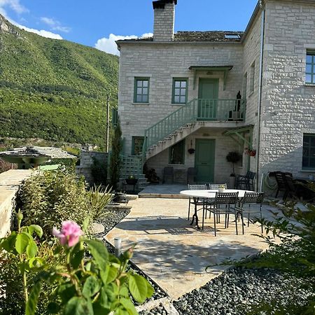 Apartmán Aristi Boutique Stonehouse With Attic Exteriér fotografie