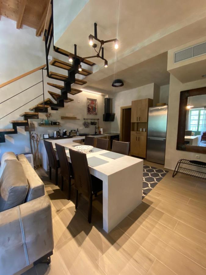 Apartmán Aristi Boutique Stonehouse With Attic Exteriér fotografie