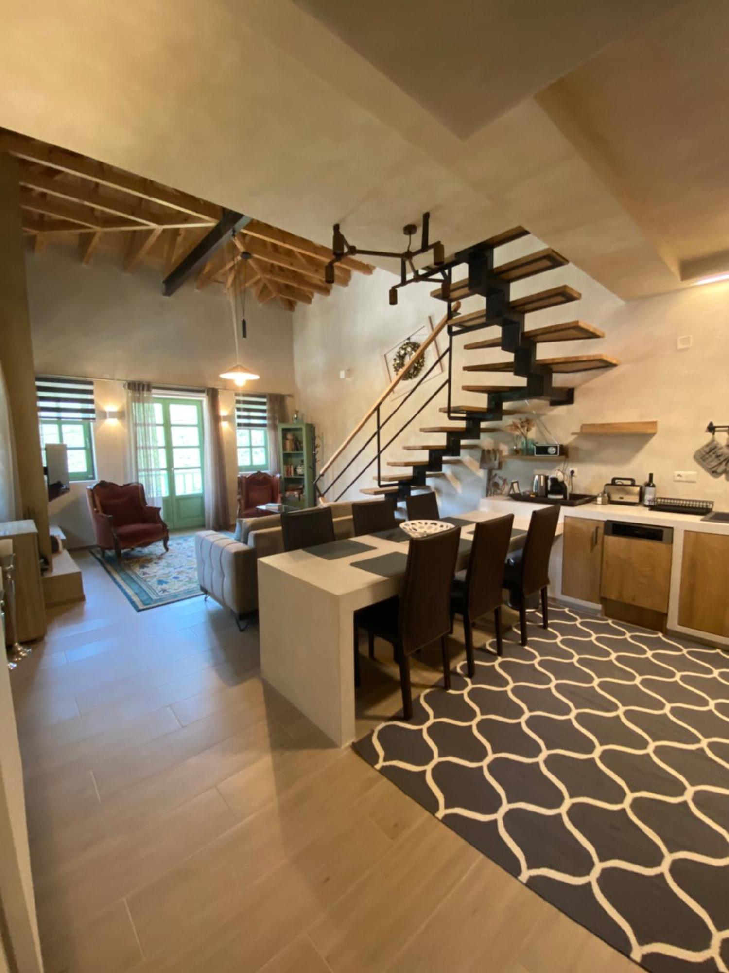 Apartmán Aristi Boutique Stonehouse With Attic Exteriér fotografie