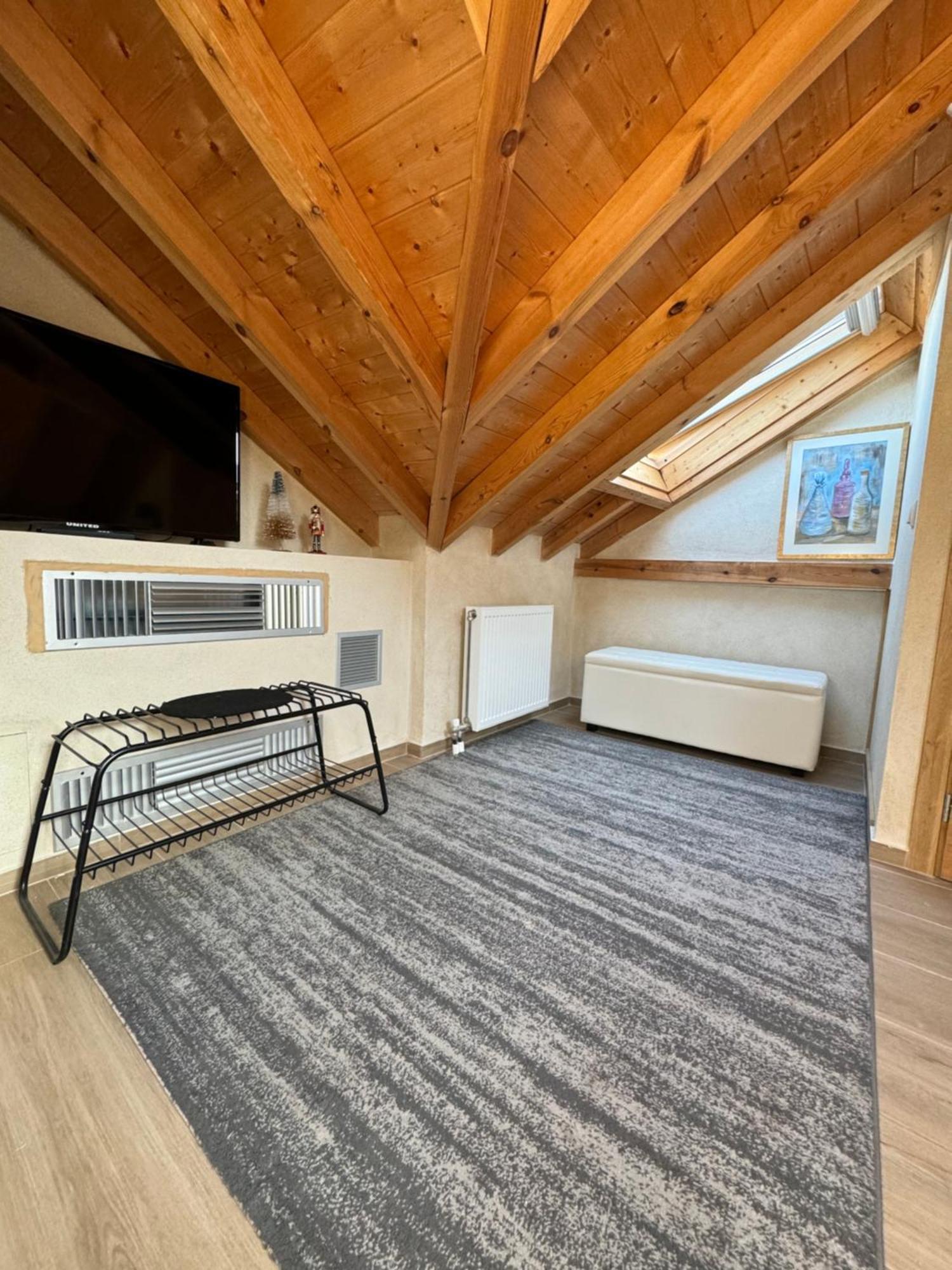 Apartmán Aristi Boutique Stonehouse With Attic Exteriér fotografie
